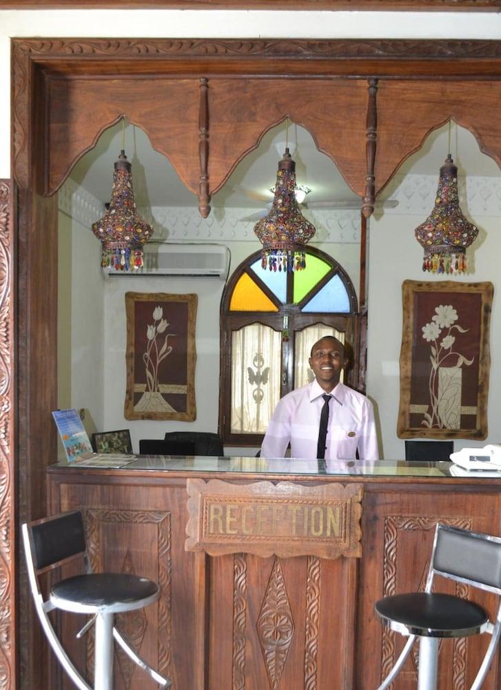 โรงแรมอัล มานาร์ Zanzibar ภายนอก รูปภาพ