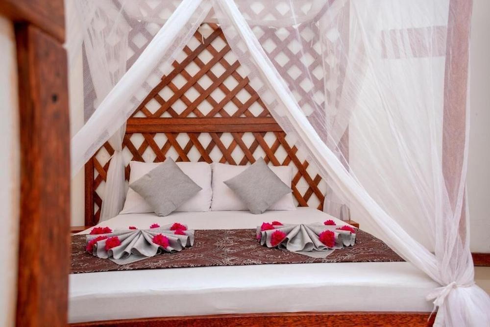 โรงแรมอัล มานาร์ Zanzibar ภายนอก รูปภาพ
